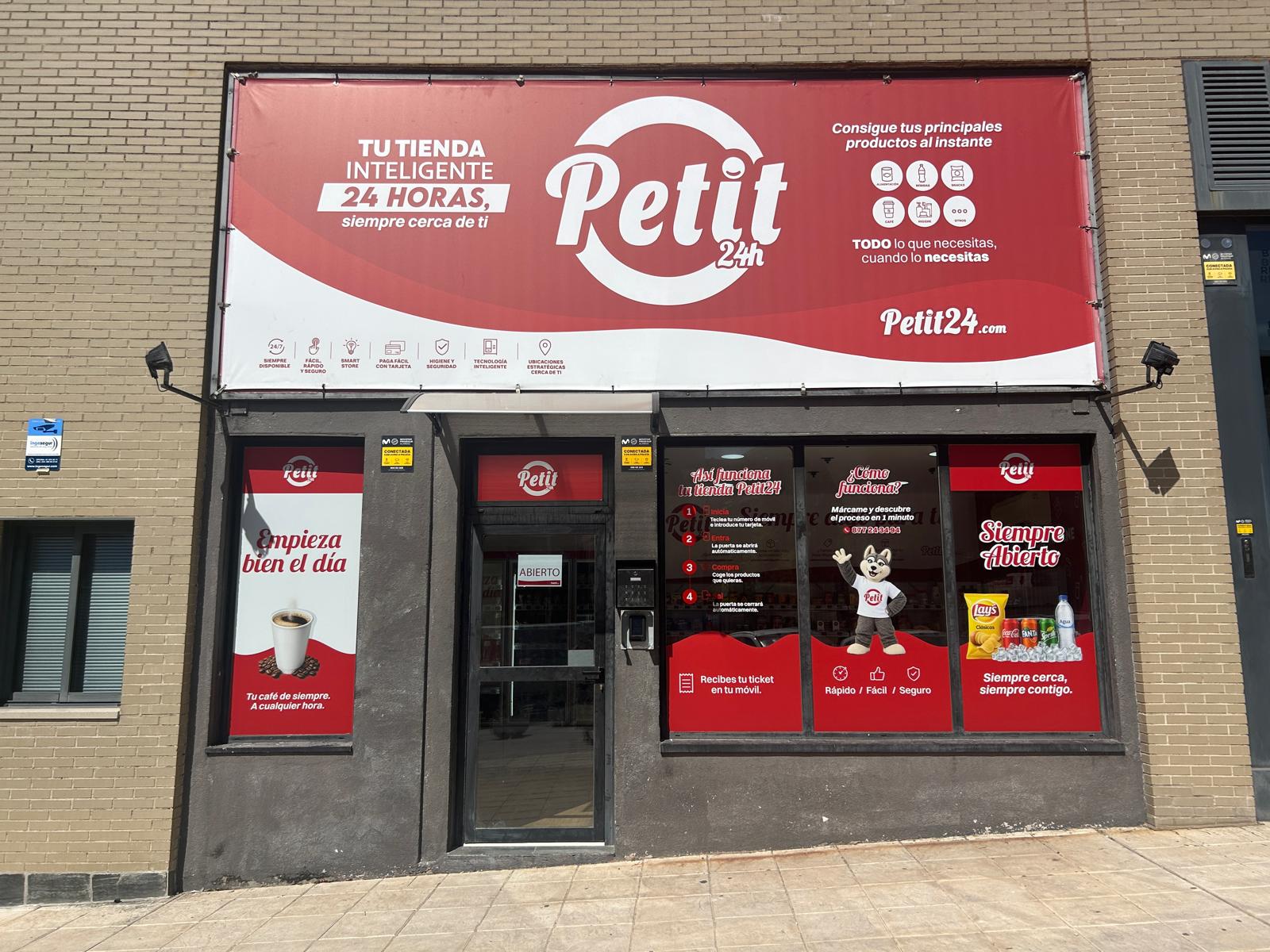 Fachada de una tienda Petit24