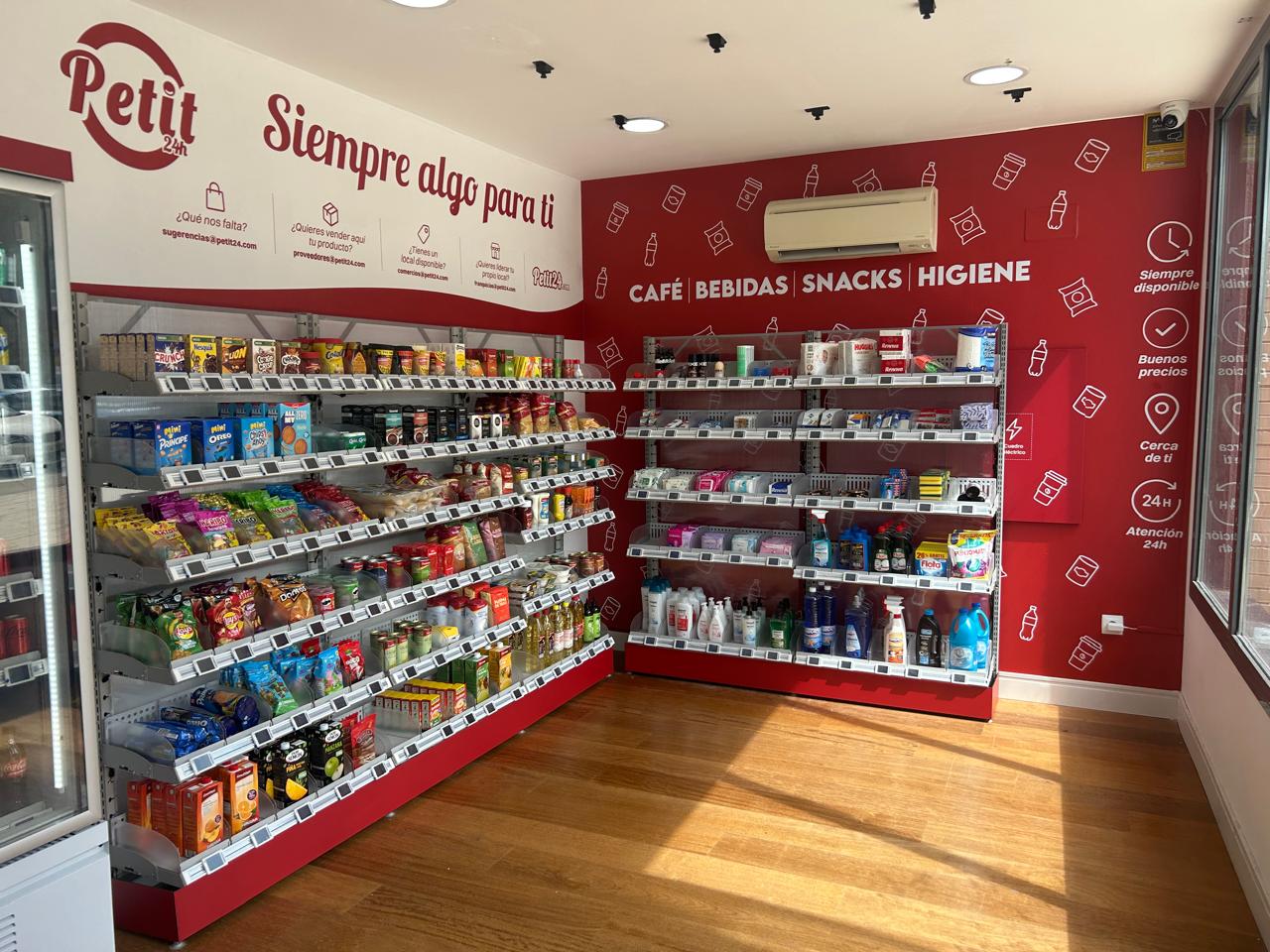 Interior de tienda Petit24